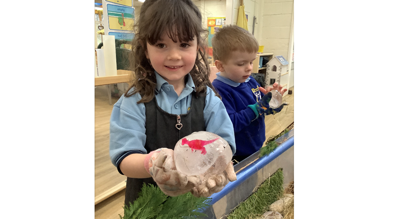 Dinosaur World topic